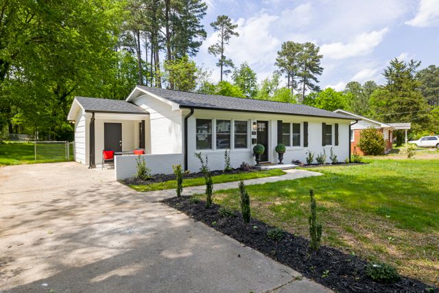How Professional Landscaping Improves Curb Appeal and Home Value